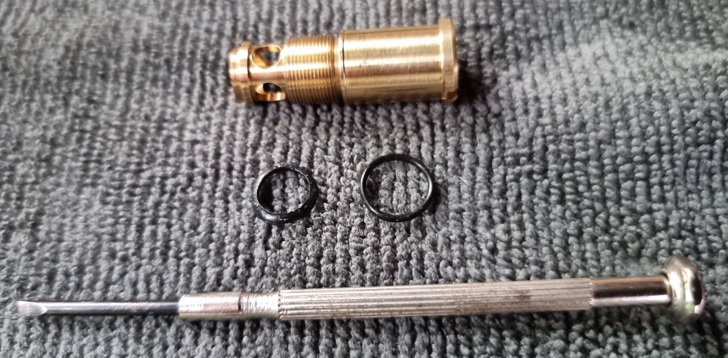 GHK Replacing The Valve Output O-Rings Guide: Remove the O-Rings from the brass shell of the gas output valve
